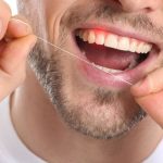 7 Kebiasaan Buruk yang Bisa Merusak Gusi