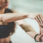 10 Latihan Ringan untuk Menjaga Fleksibilitas Jari dan Pergelangan