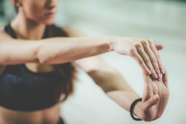 10 Latihan Ringan untuk Menjaga Fleksibilitas Jari dan Pergelangan 10 Latihan Ringan untuk Menjaga Fleksibilitas Jari dan Pergelangan