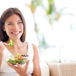 10 Makanan yang Baik untuk Kesehatan Sendi Rahang