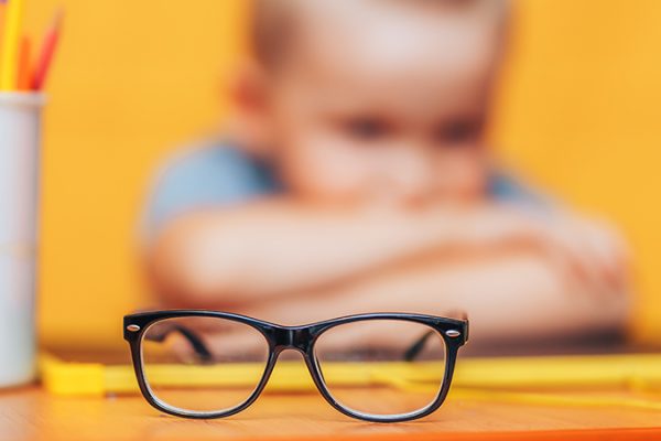 10 Cara Mengurangi Risiko Mata Minus Sejak Dini 10 Cara Mengurangi Risiko Mata Minus Sejak Dini