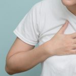 10 Cara Mengurangi Rasa Sesak di Dada Tanpa Obat