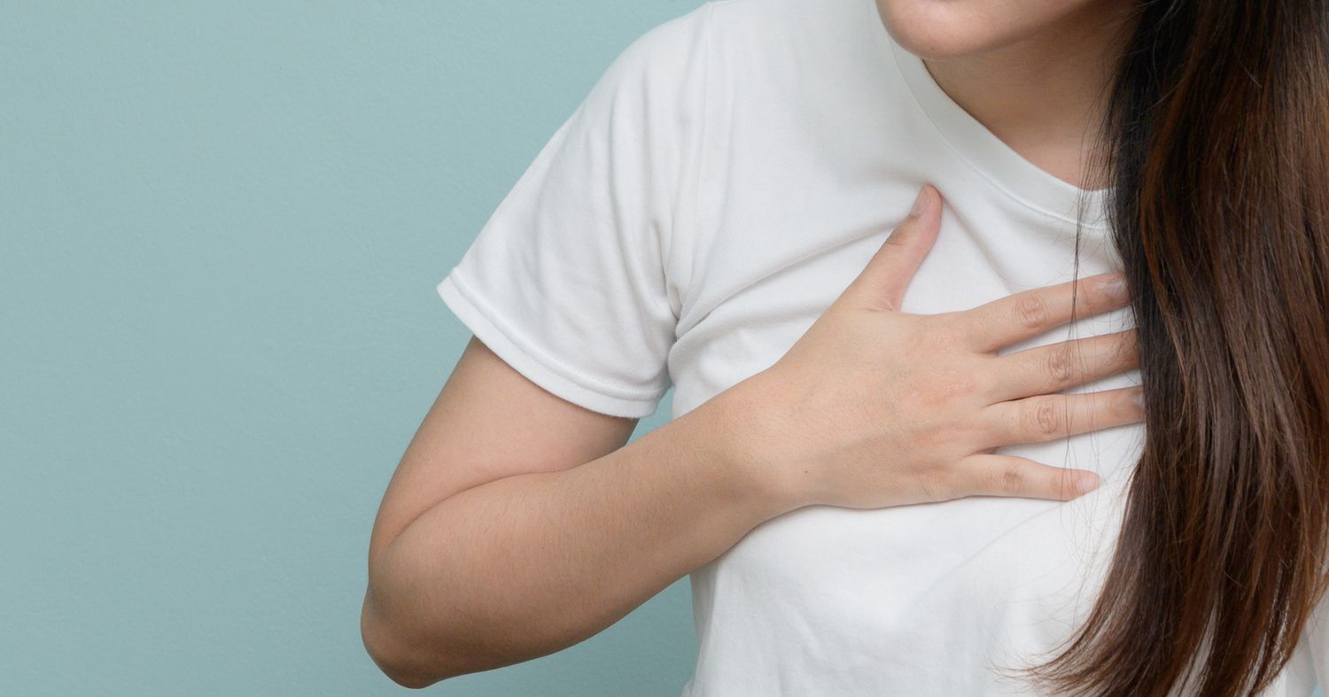 10 Cara Mengurangi Rasa Sesak di Dada Tanpa Obat