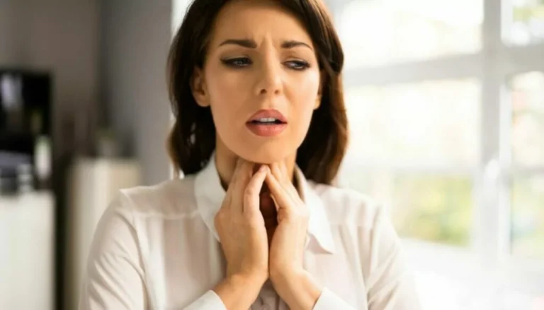 10 Tips Merawat Tenggorokan agar Tidak Mudah Serak