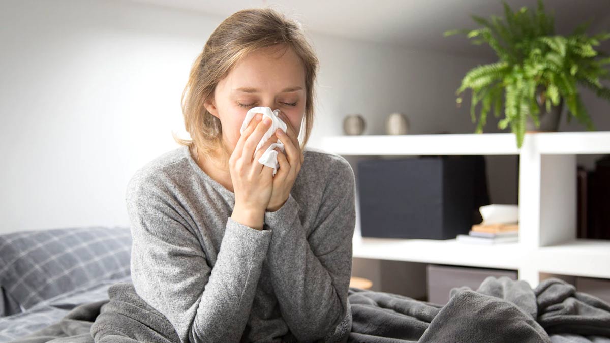 7 Tips Mengurangi Risiko Infeksi Hidung di Musim Hujan