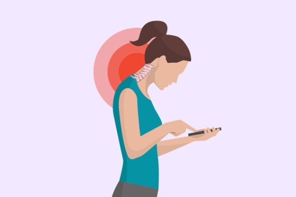 7 Cara Mencegah Sakit Leher Akibat Gadget
