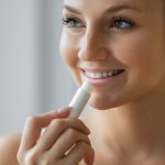 10 Bahan Alami yang Ampuh Melembapkan Bibir