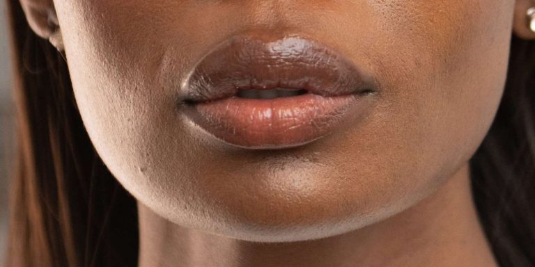 10 Cara Menghindari Bibir Hitam Akibat Sinar Matahari